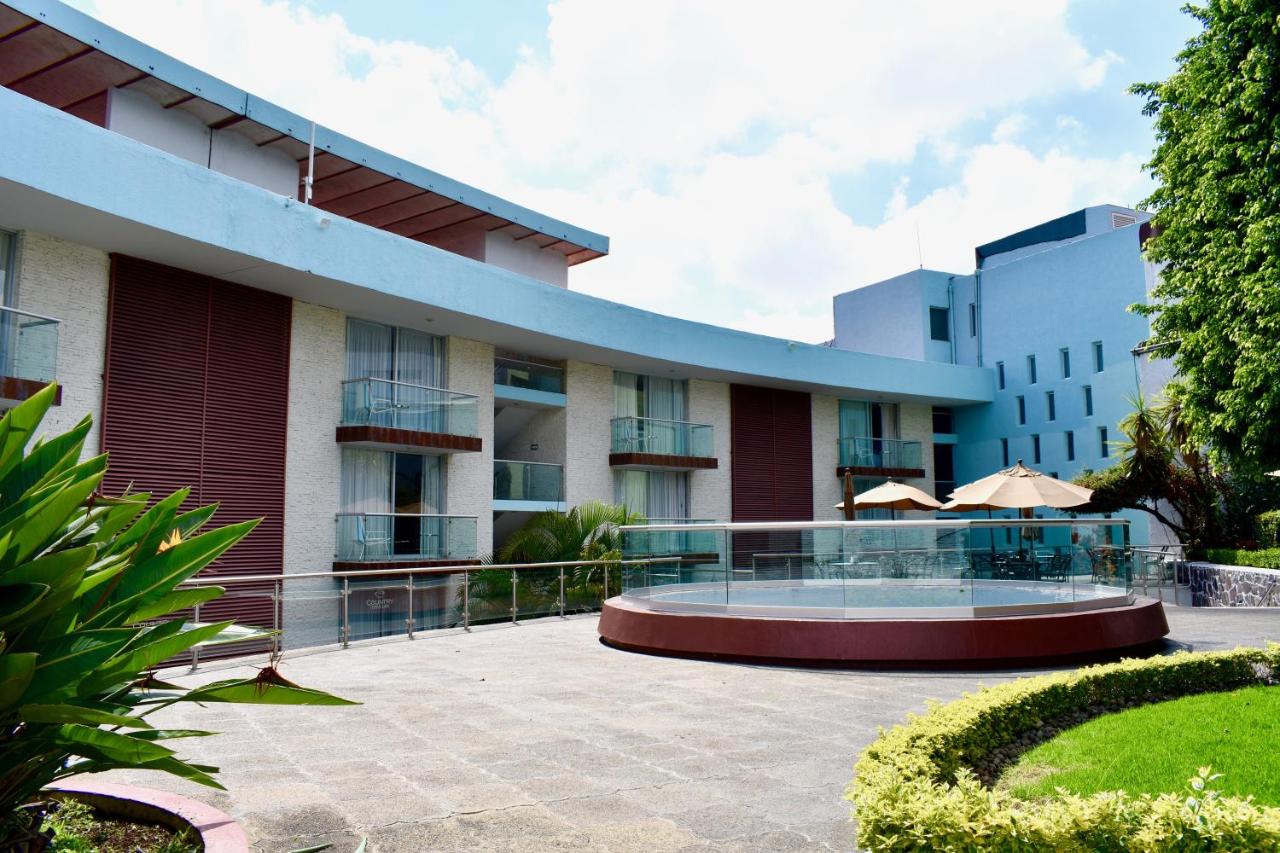 Suites Country Club