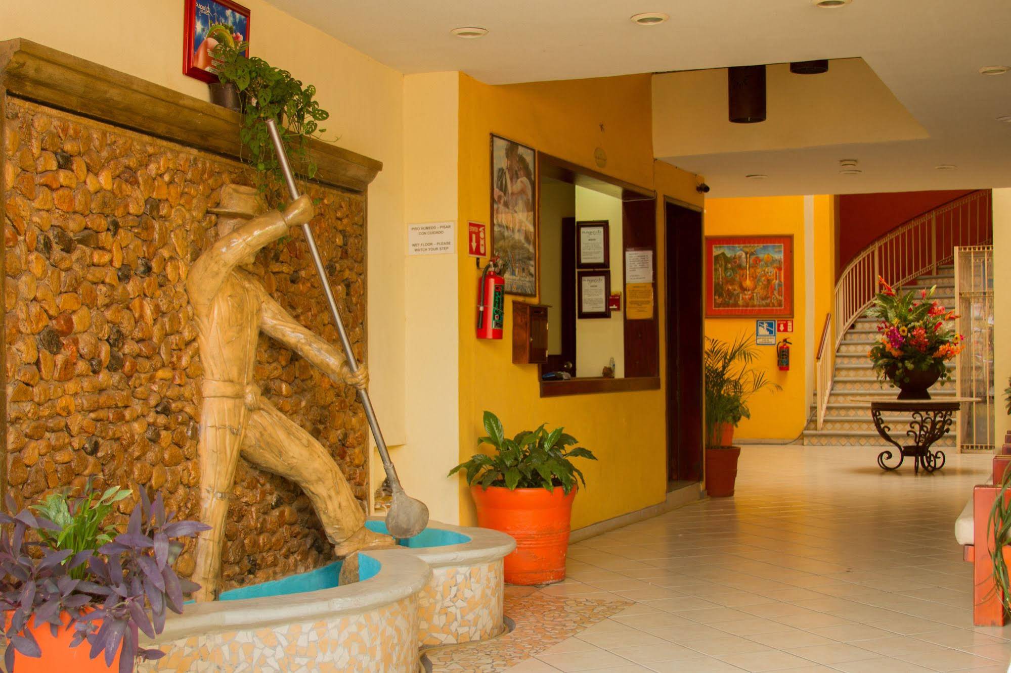 Hotel Plaza Jardin