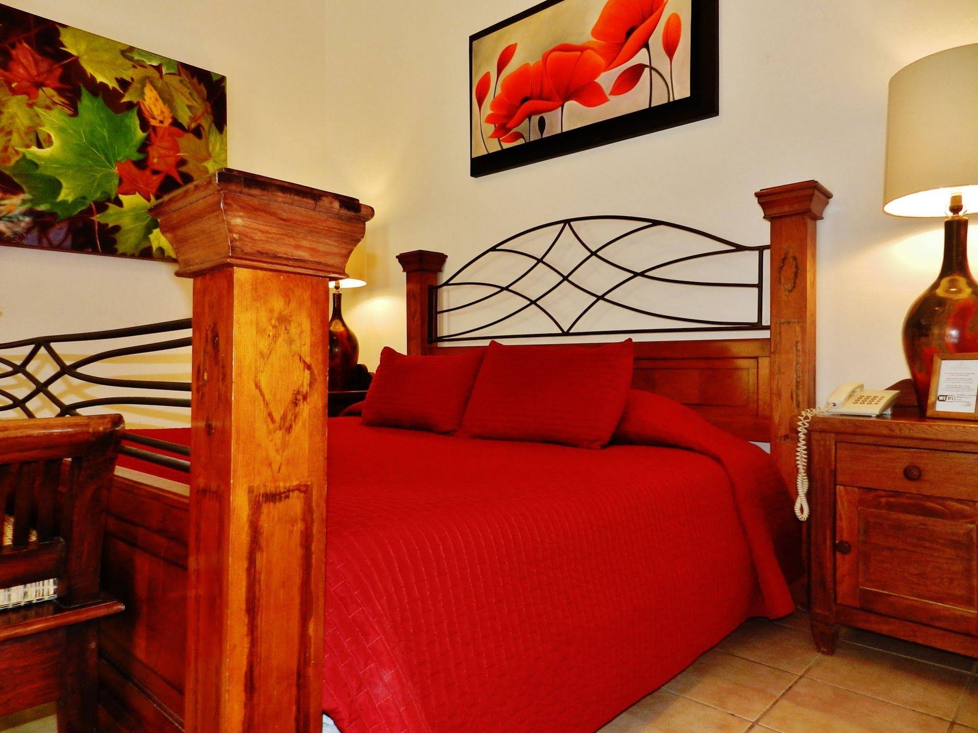 Hotel Rosa Morada Bed and Breakfast