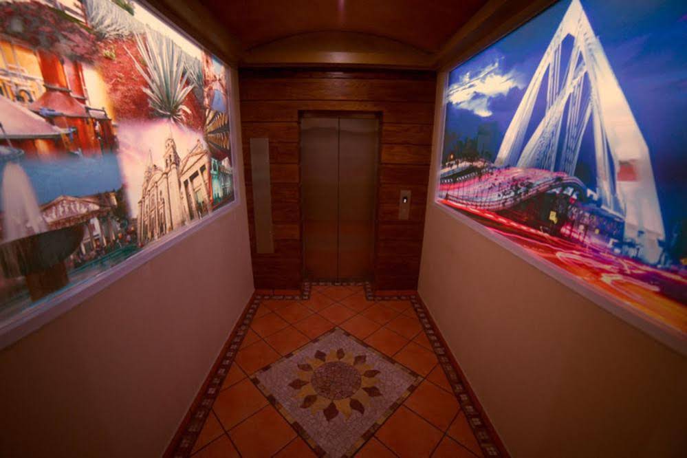 Hotel Hacienda del Sol