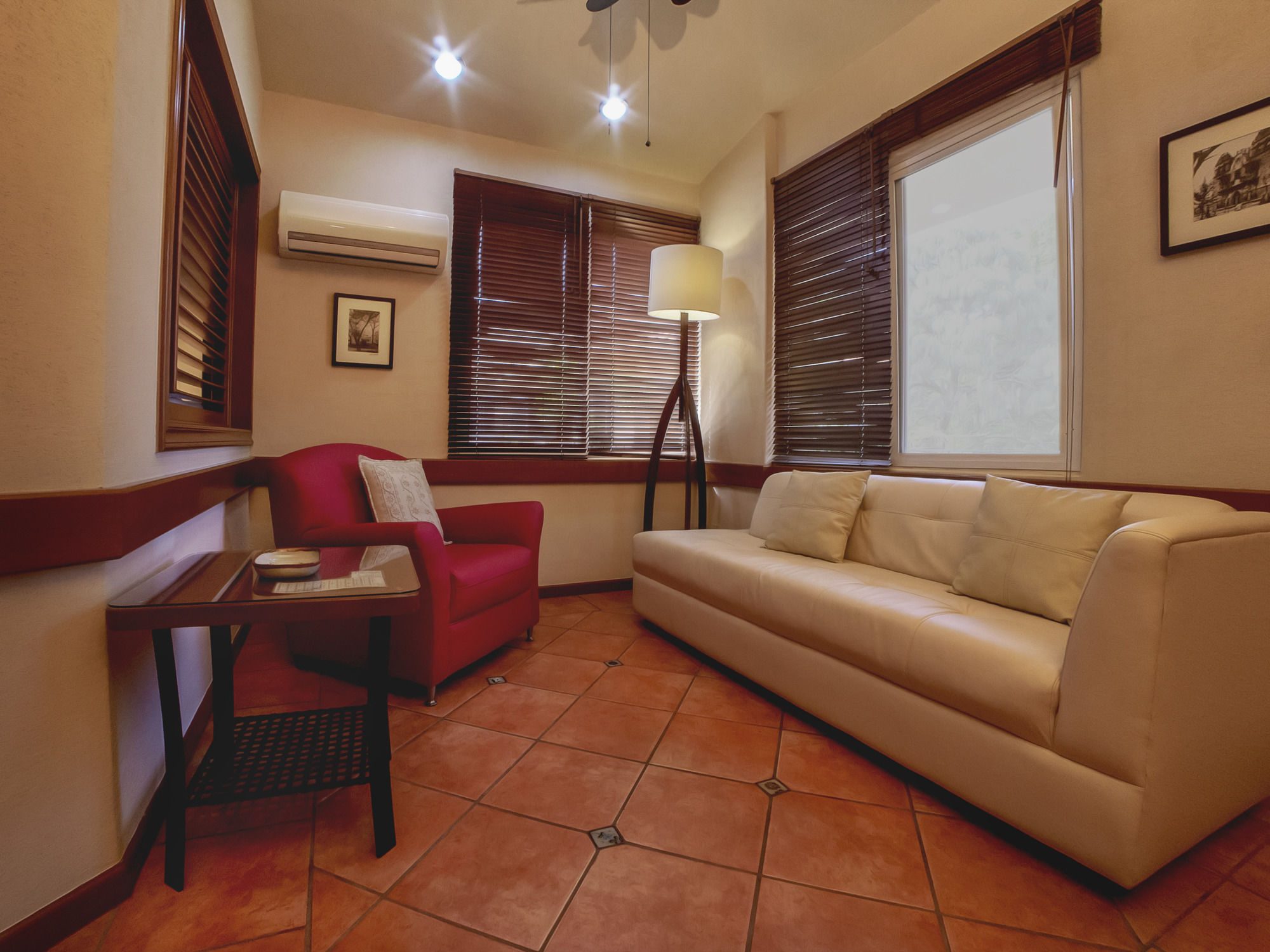Alcazar Suites