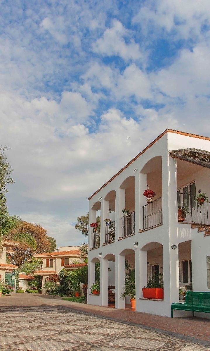 Alcazar Suites