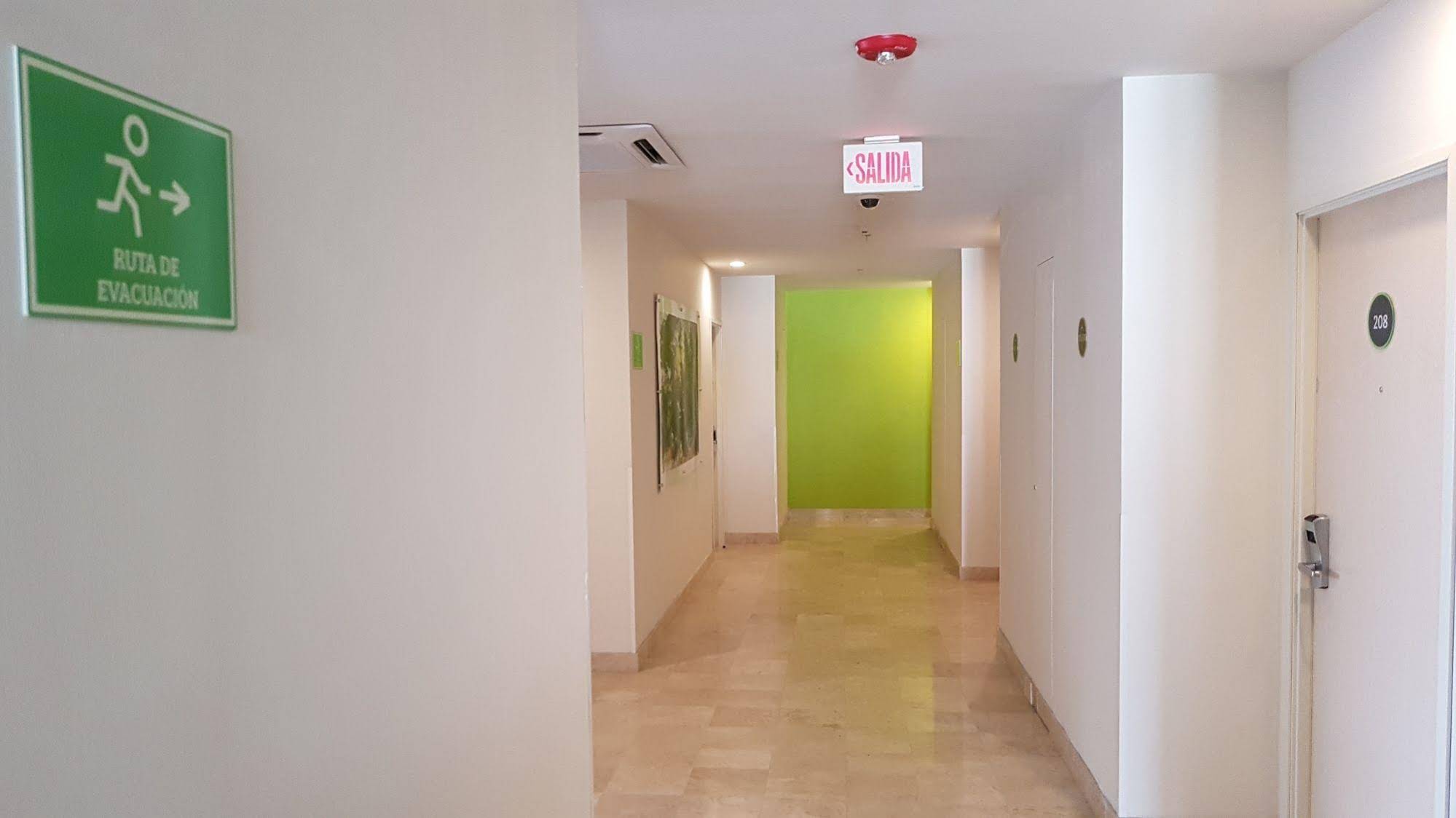 SR Hotel