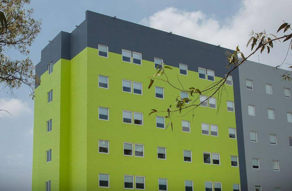 SR Hotel