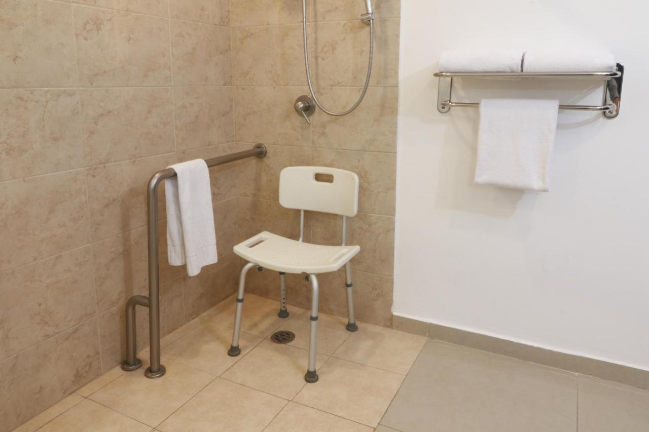Wyndham Garden Guadalajara Acueducto
