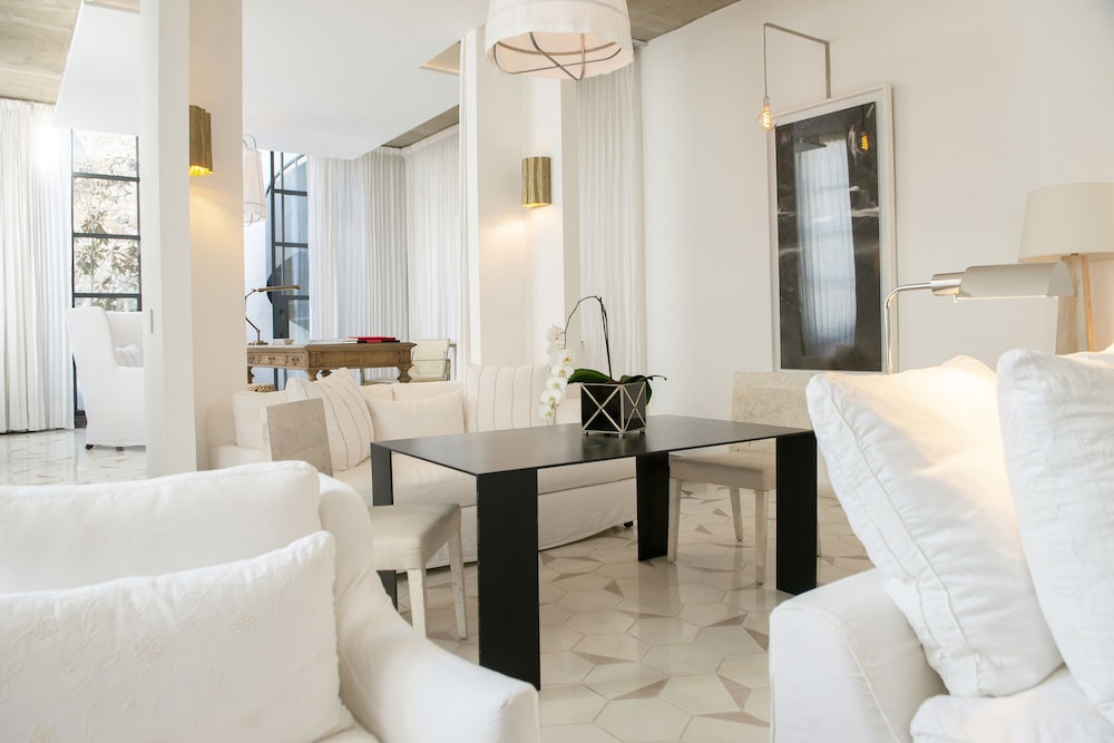 Doce18 Concept House