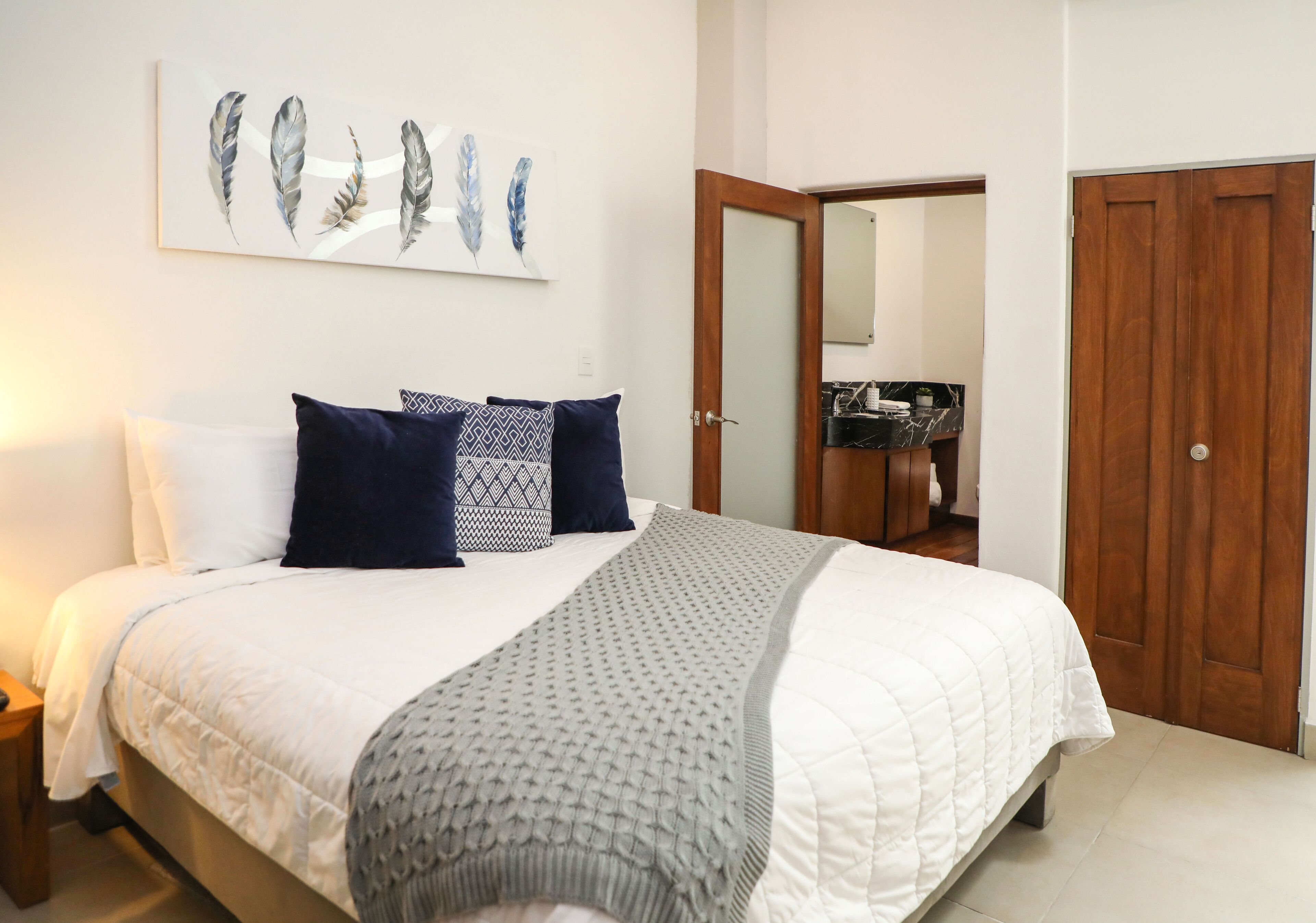 Zimmer Suites