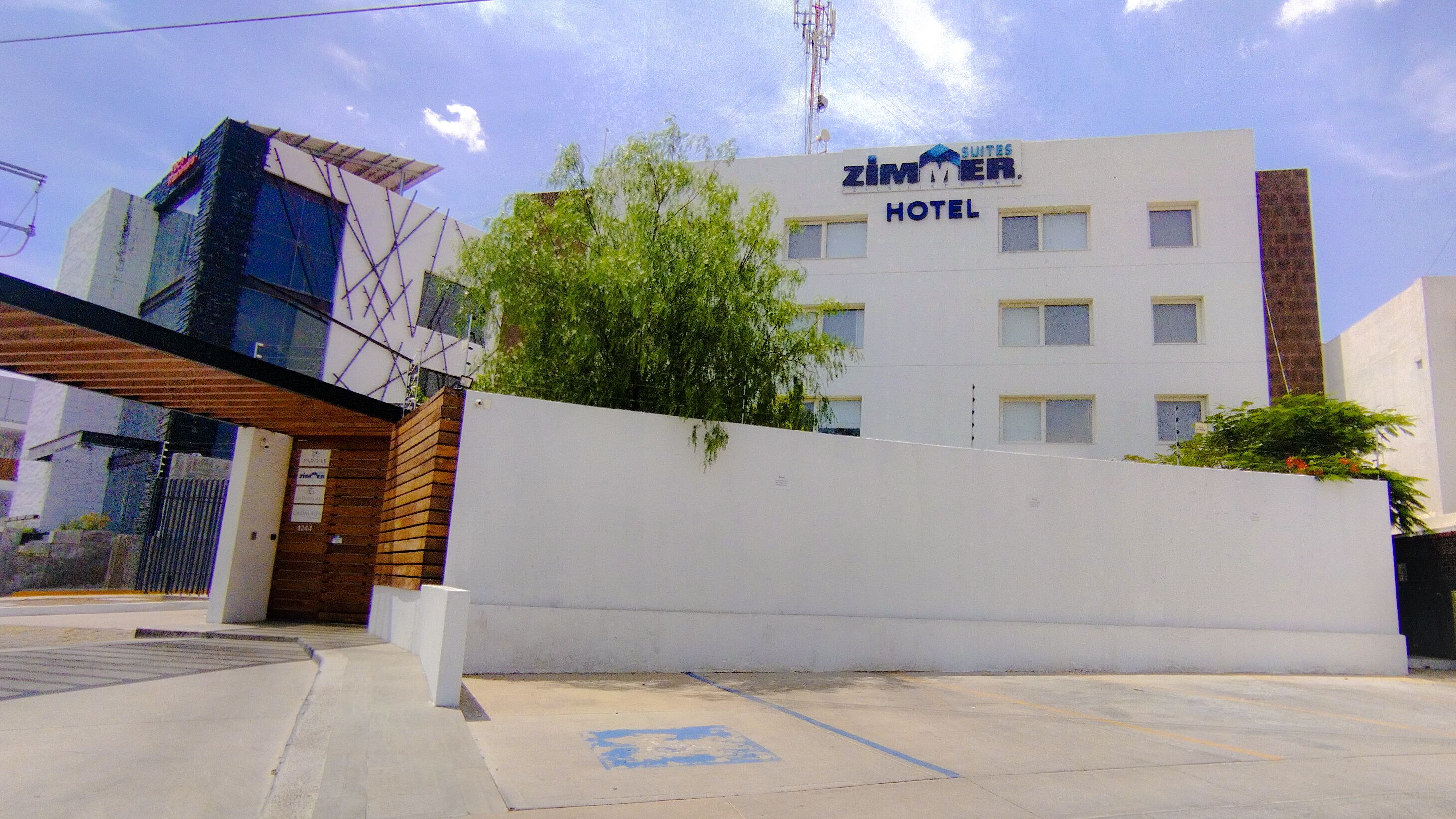 Zimmer Suites