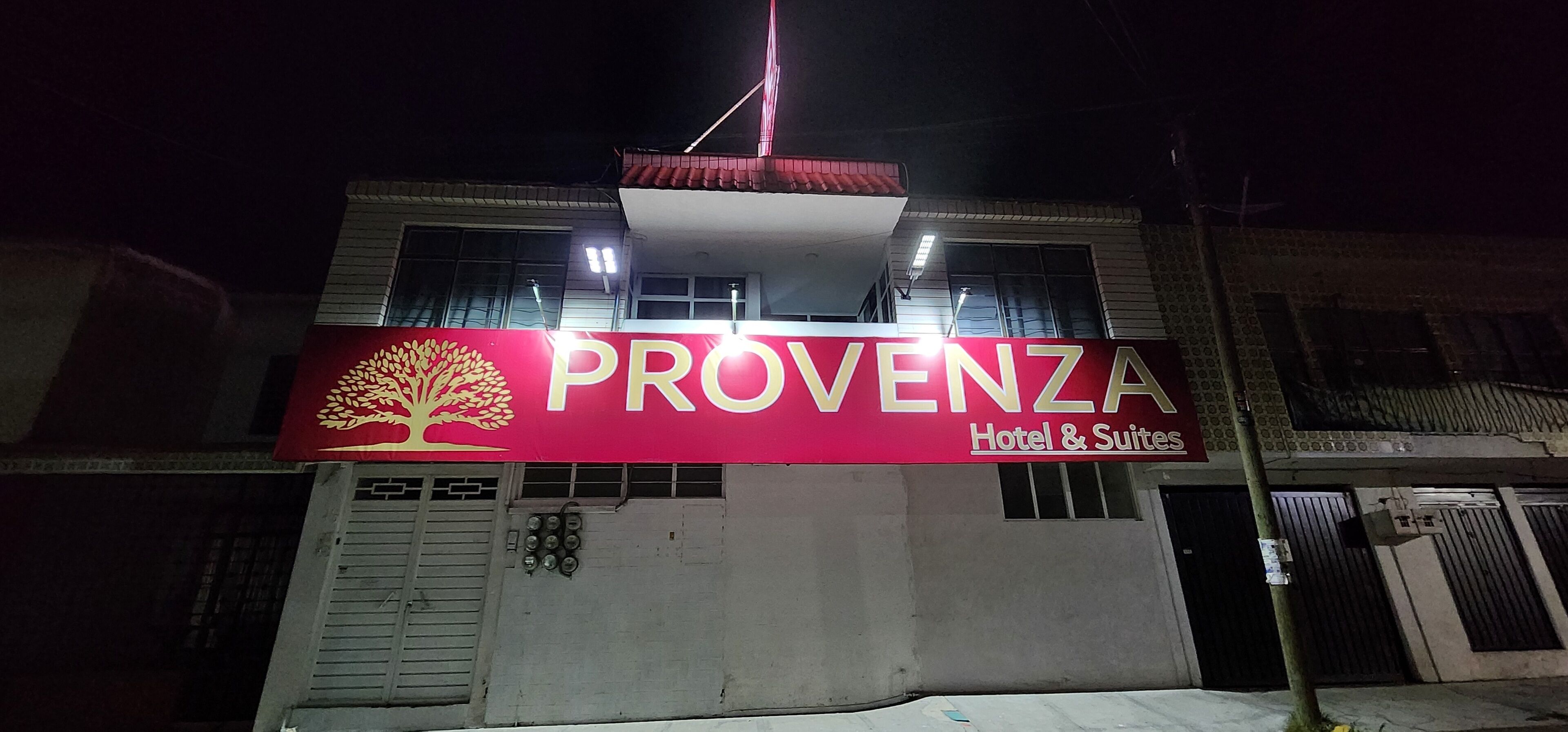 Provenza Hotel & Suites