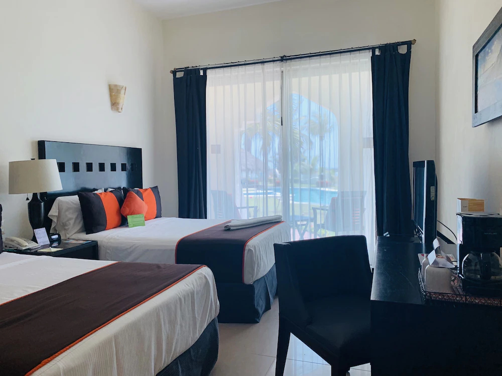 Hotel Playa Caracol