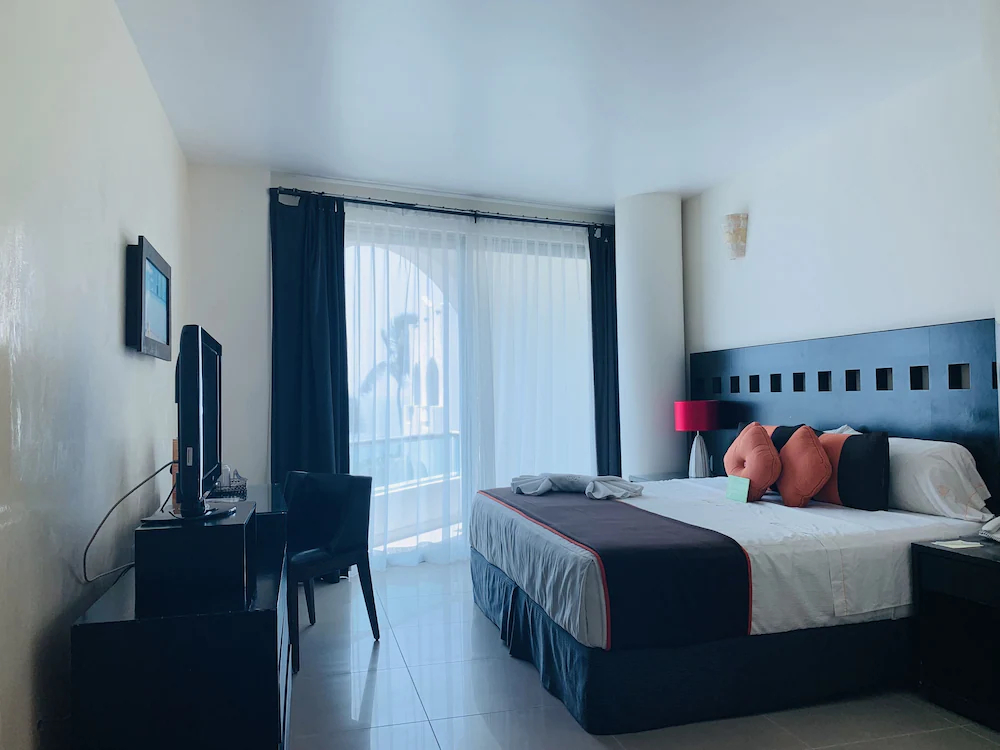 Hotel Playa Caracol