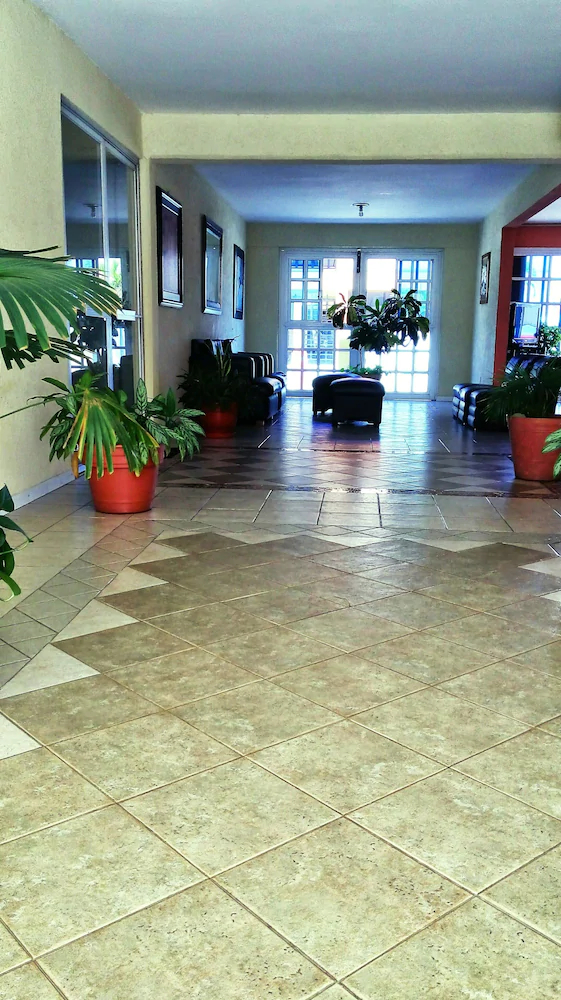 Hotel Plaza Jardín