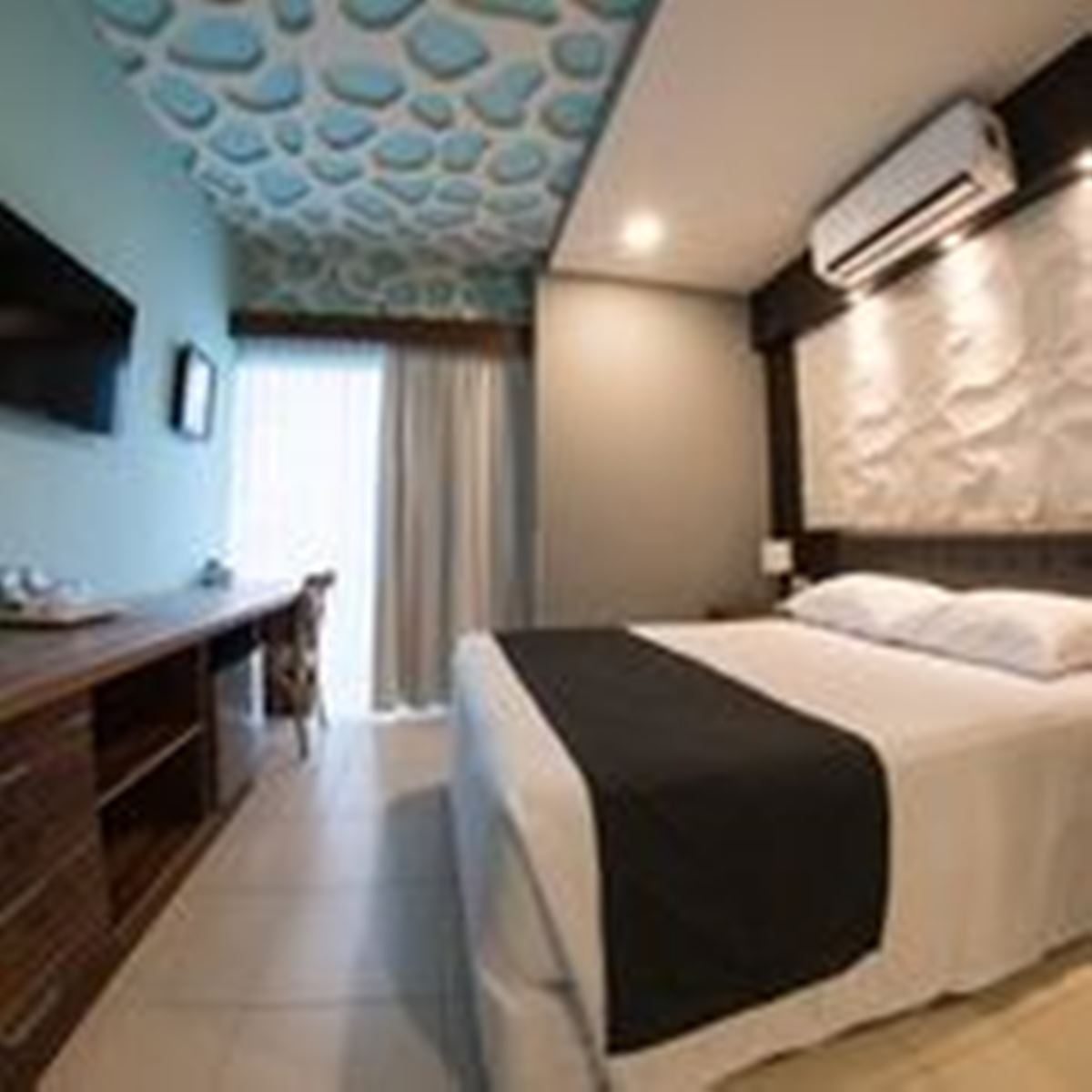 Hotel & Suites Clipperton