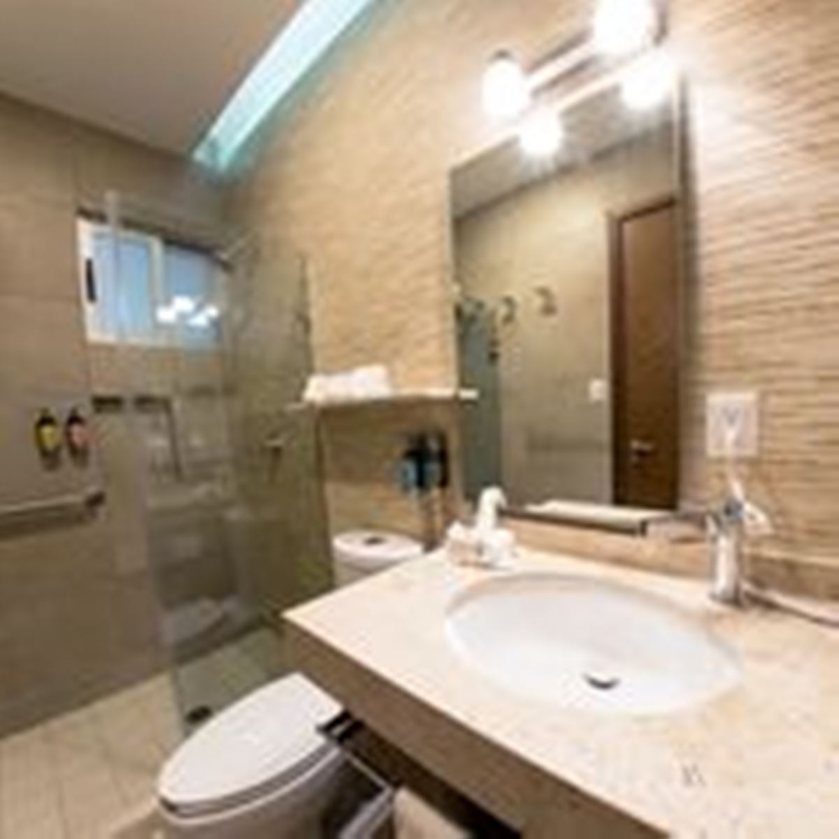 Hotel & Suites Clipperton