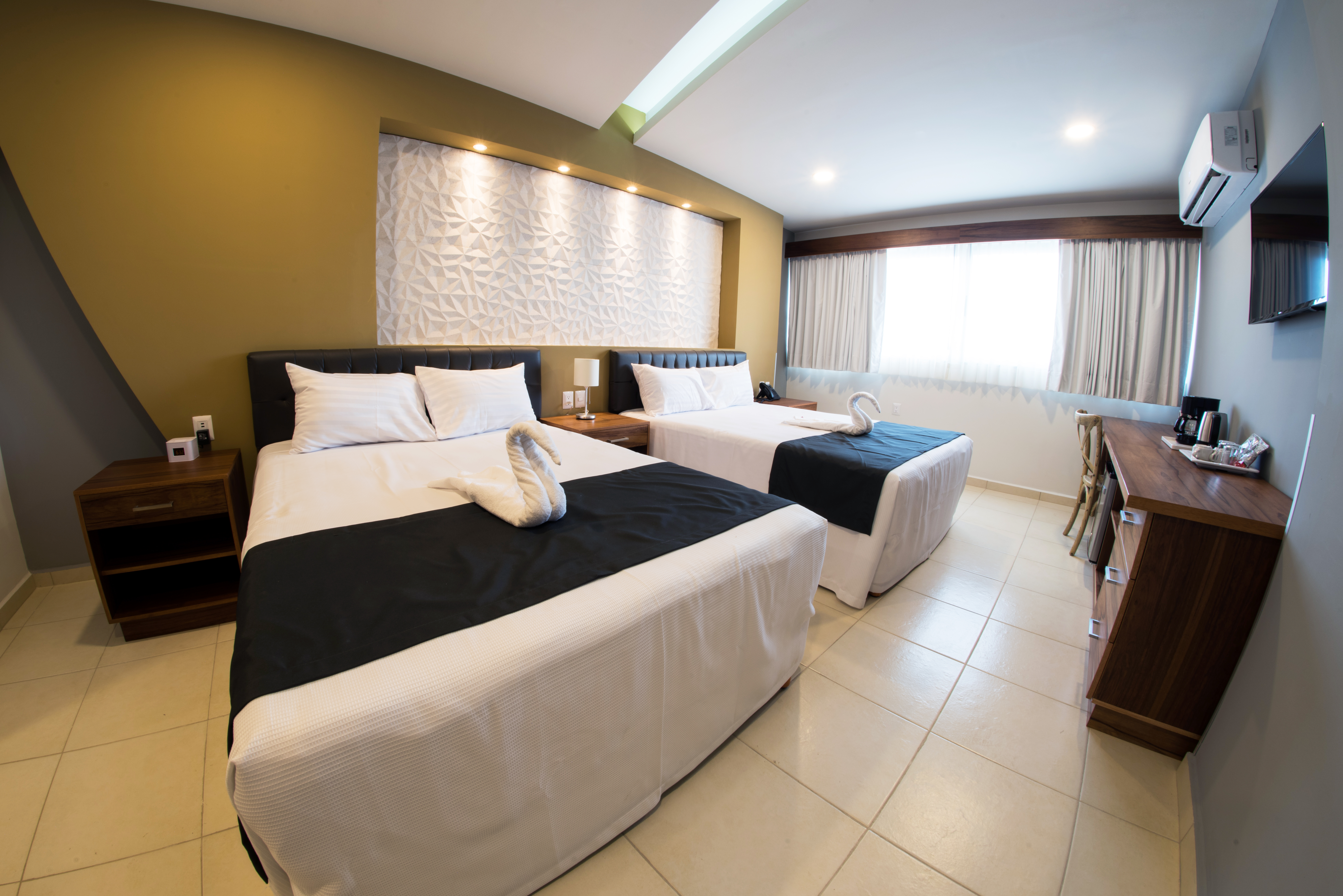 Hotel & Suites Clipperton