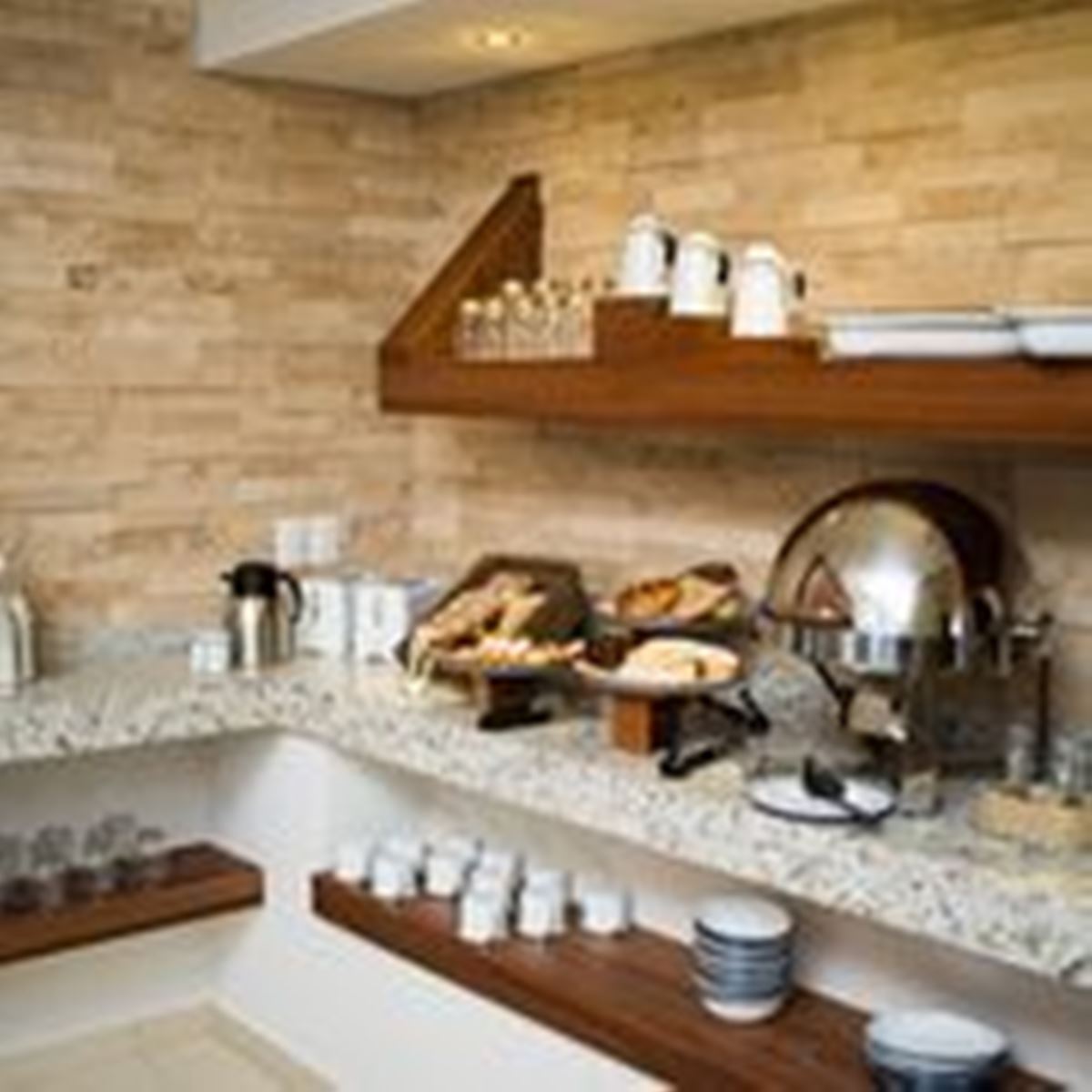 Hotel & Suites Clipperton