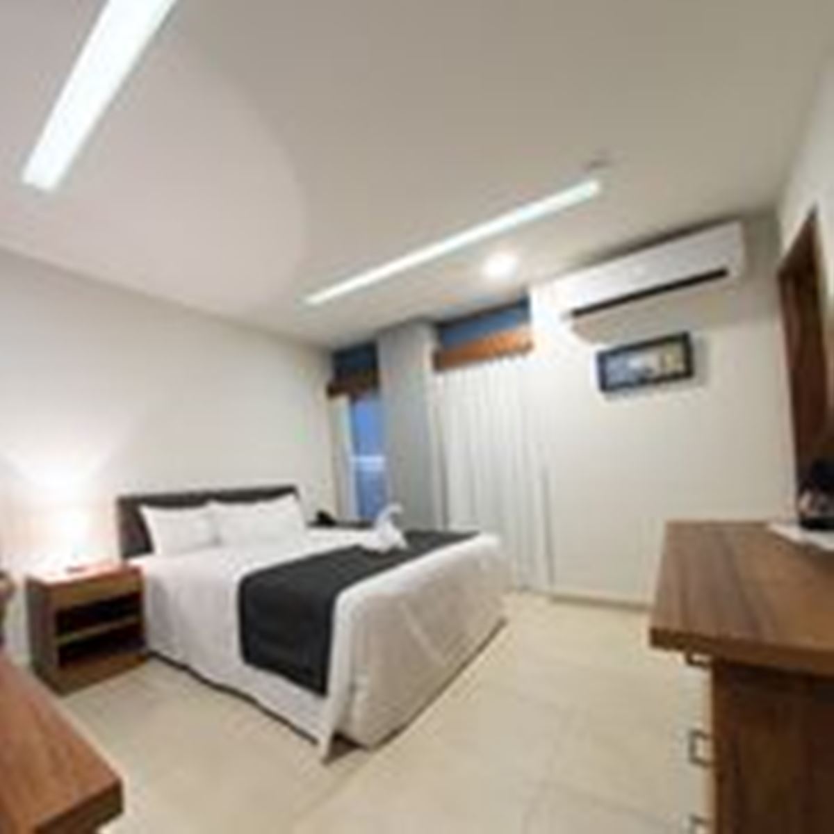 Hotel & Suites Clipperton