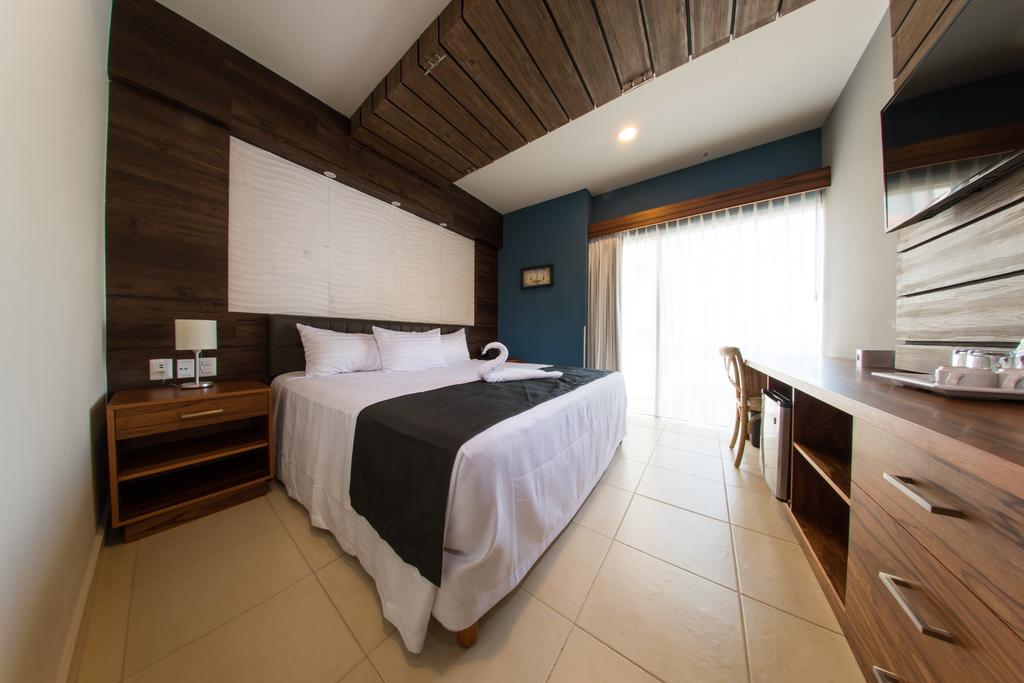 Hotel & Suites Clipperton