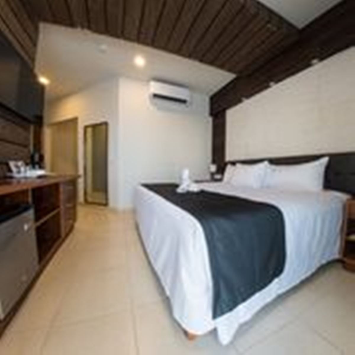 Hotel & Suites Clipperton