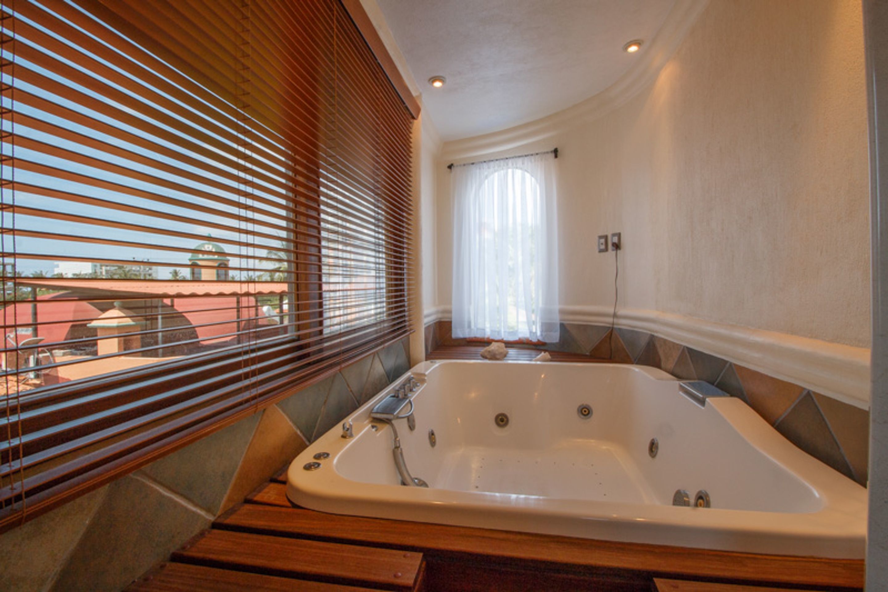 Casa Fibba 4 BR by Casago