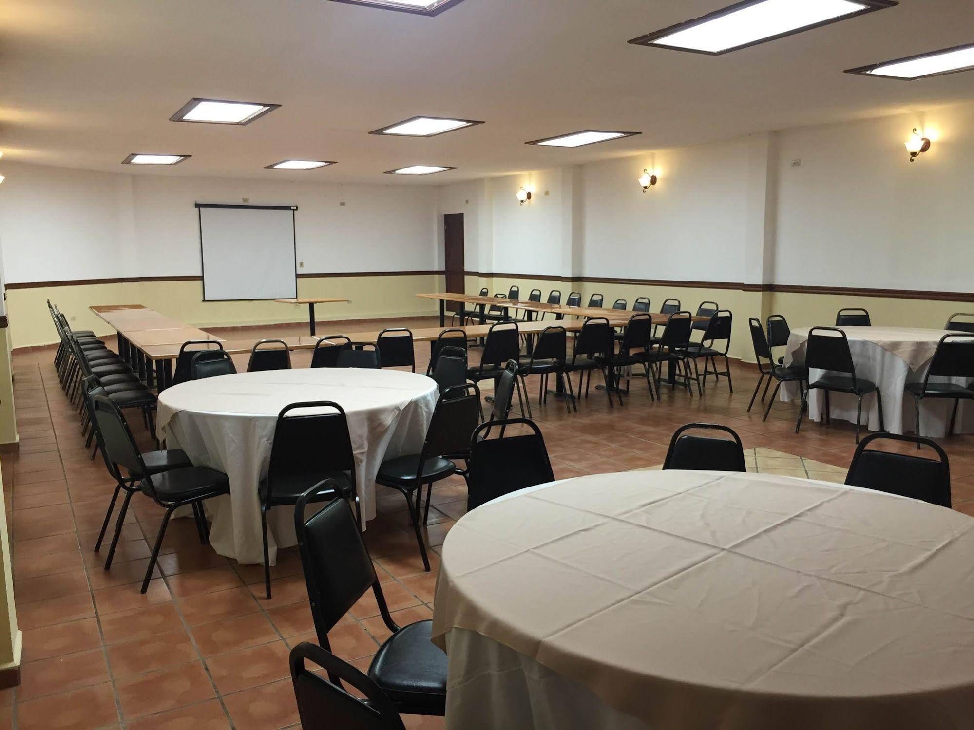 María Luisa Inn & Suites