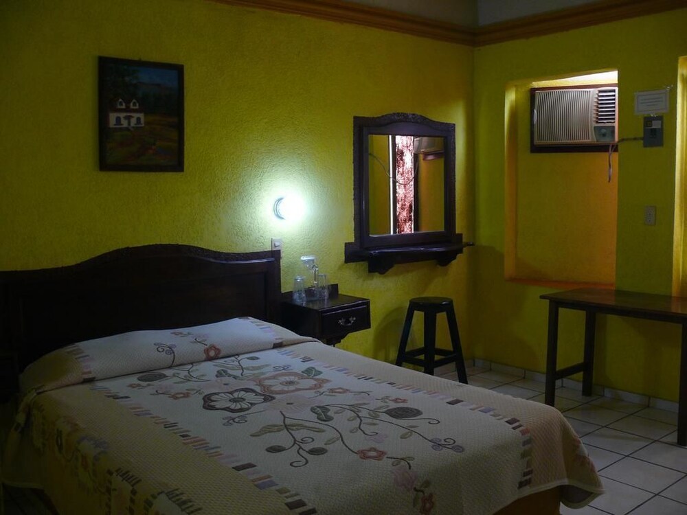 Hotel Moreno