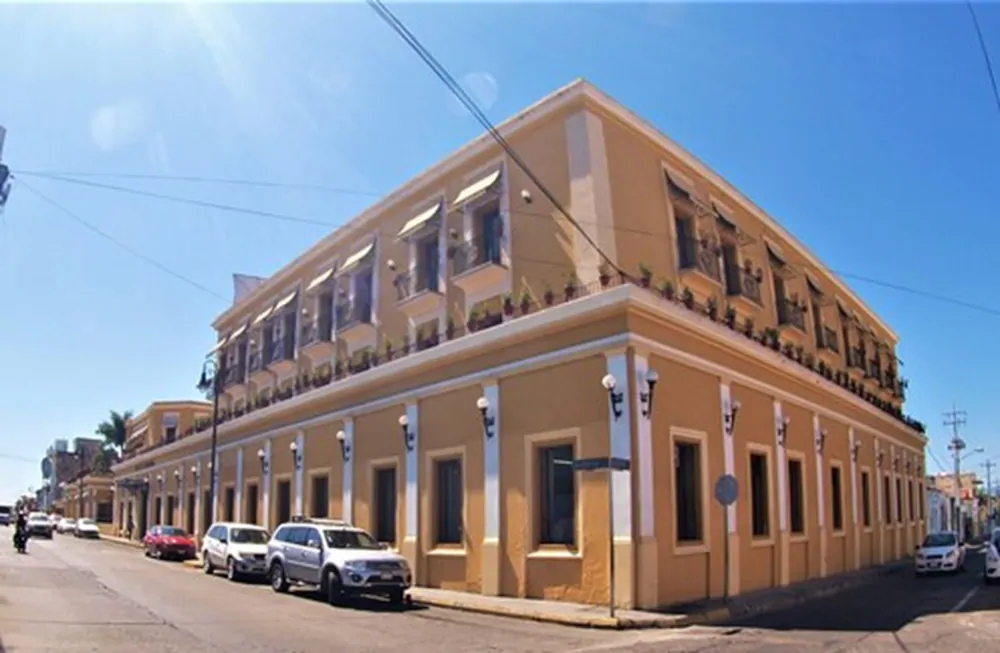 Hotel America