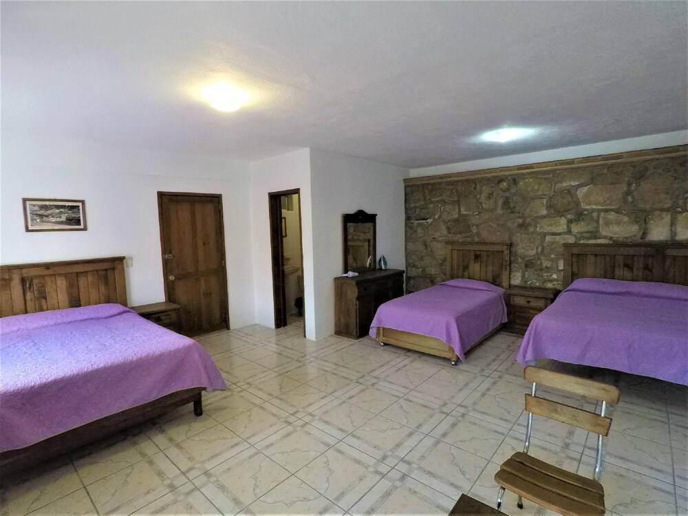 OYO Casa Banqueta Alta