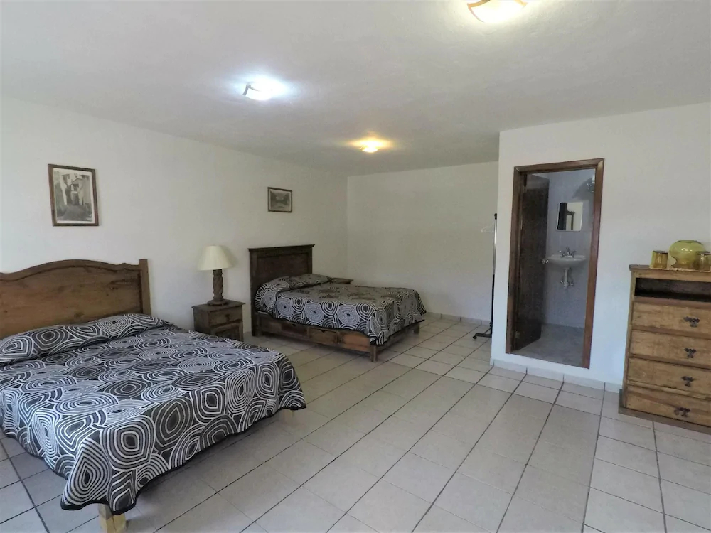 OYO Casa Banqueta Alta