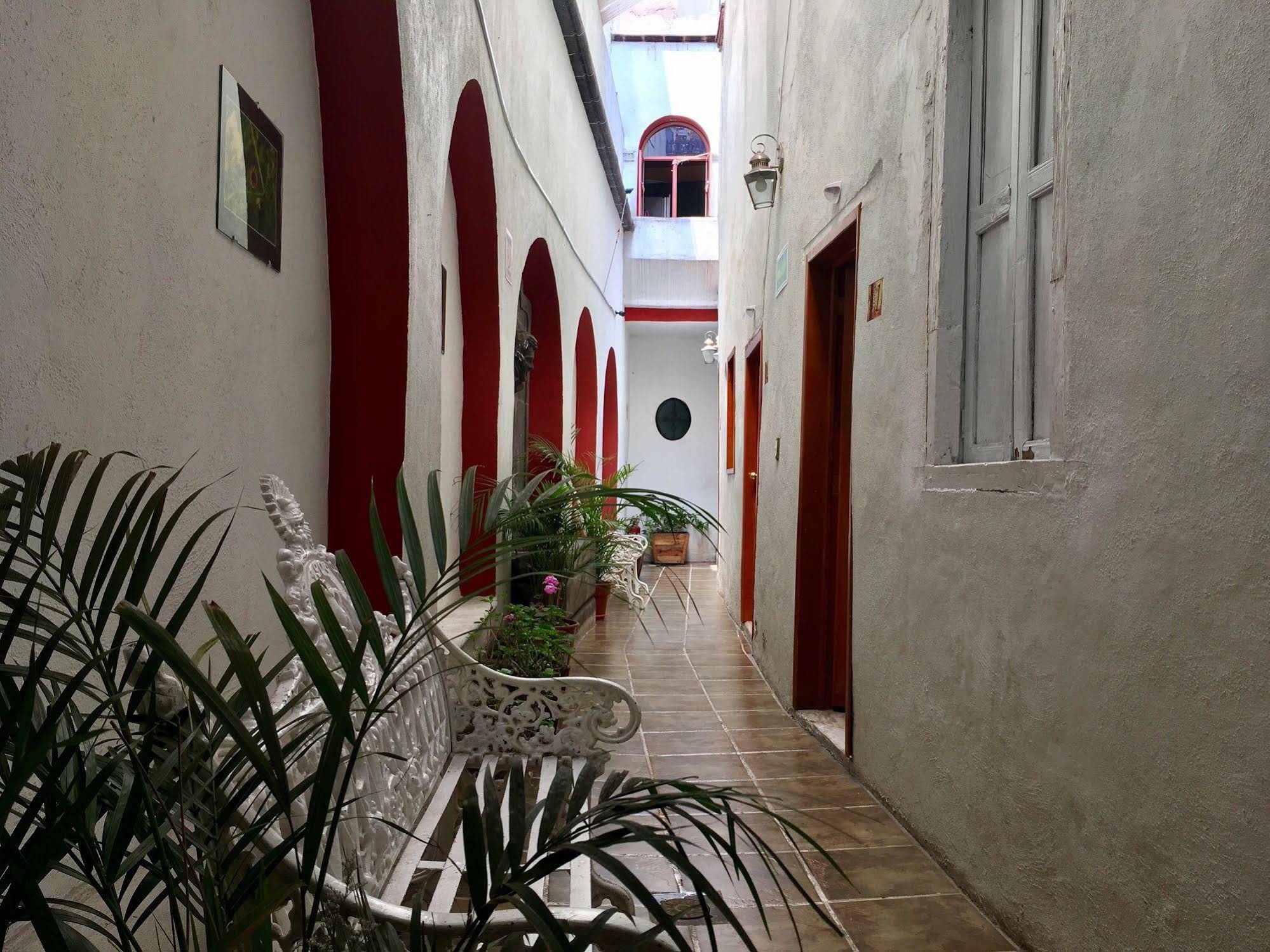 Hotel Rocinante
