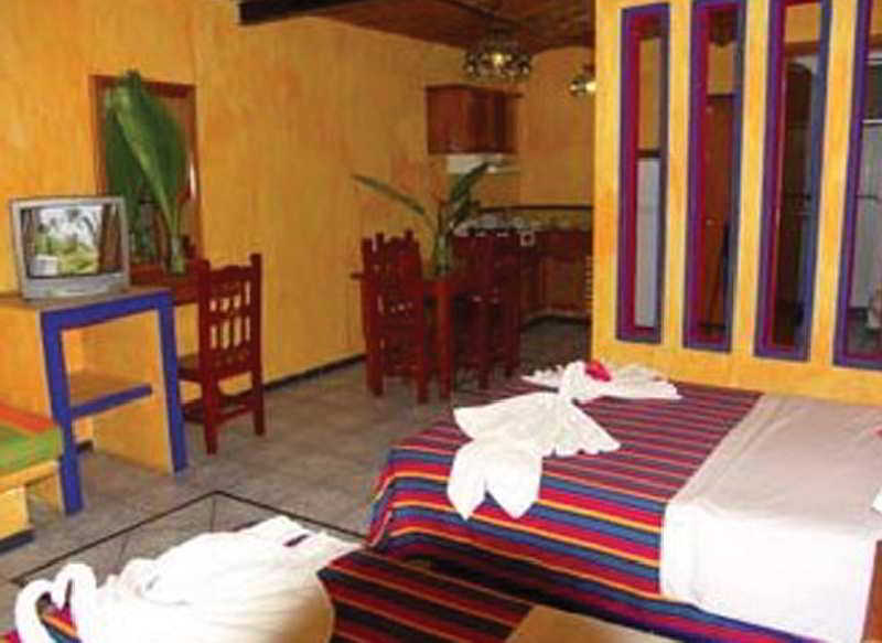 Hotel y Suites Mar y Sol