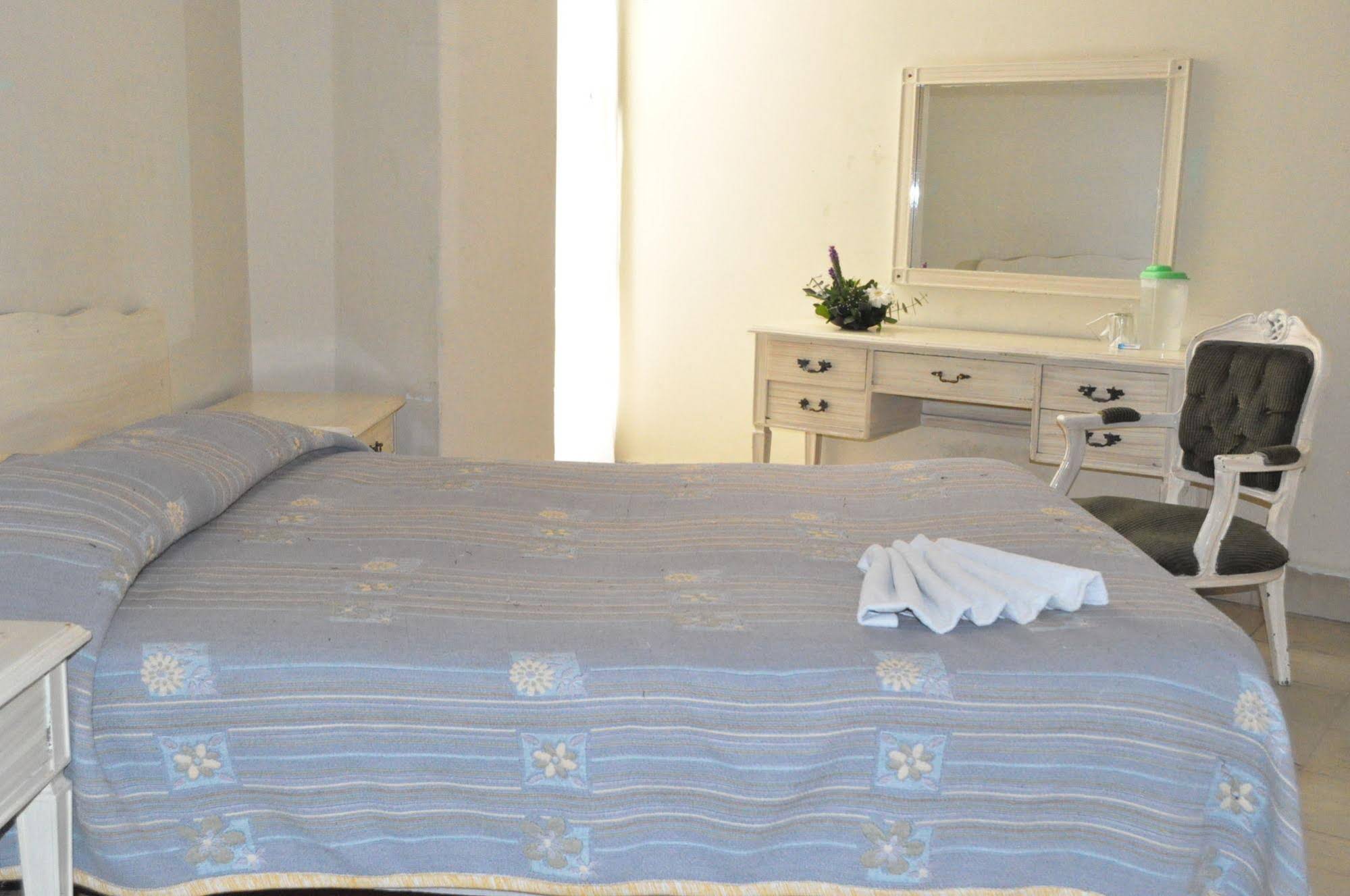 Hotel Metropolitan I