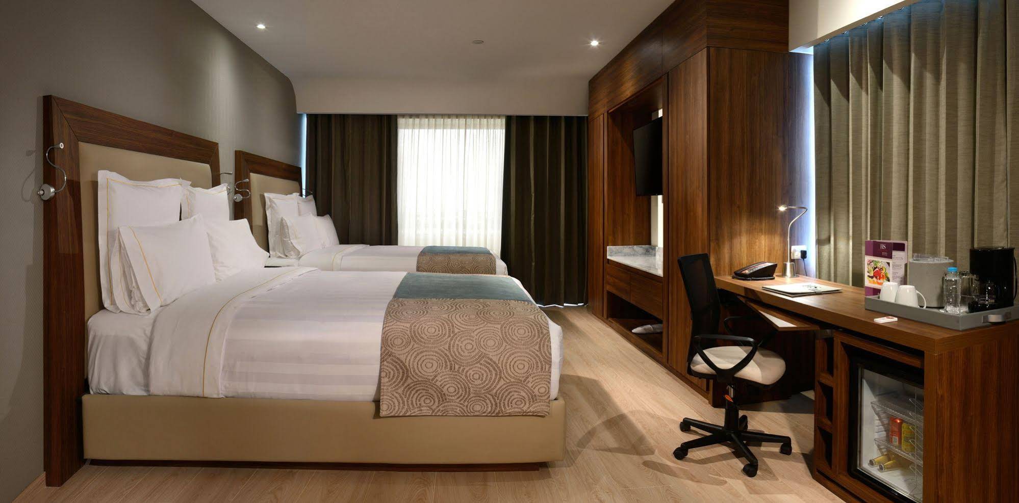 HS HOTSSON Hotel Irapuato