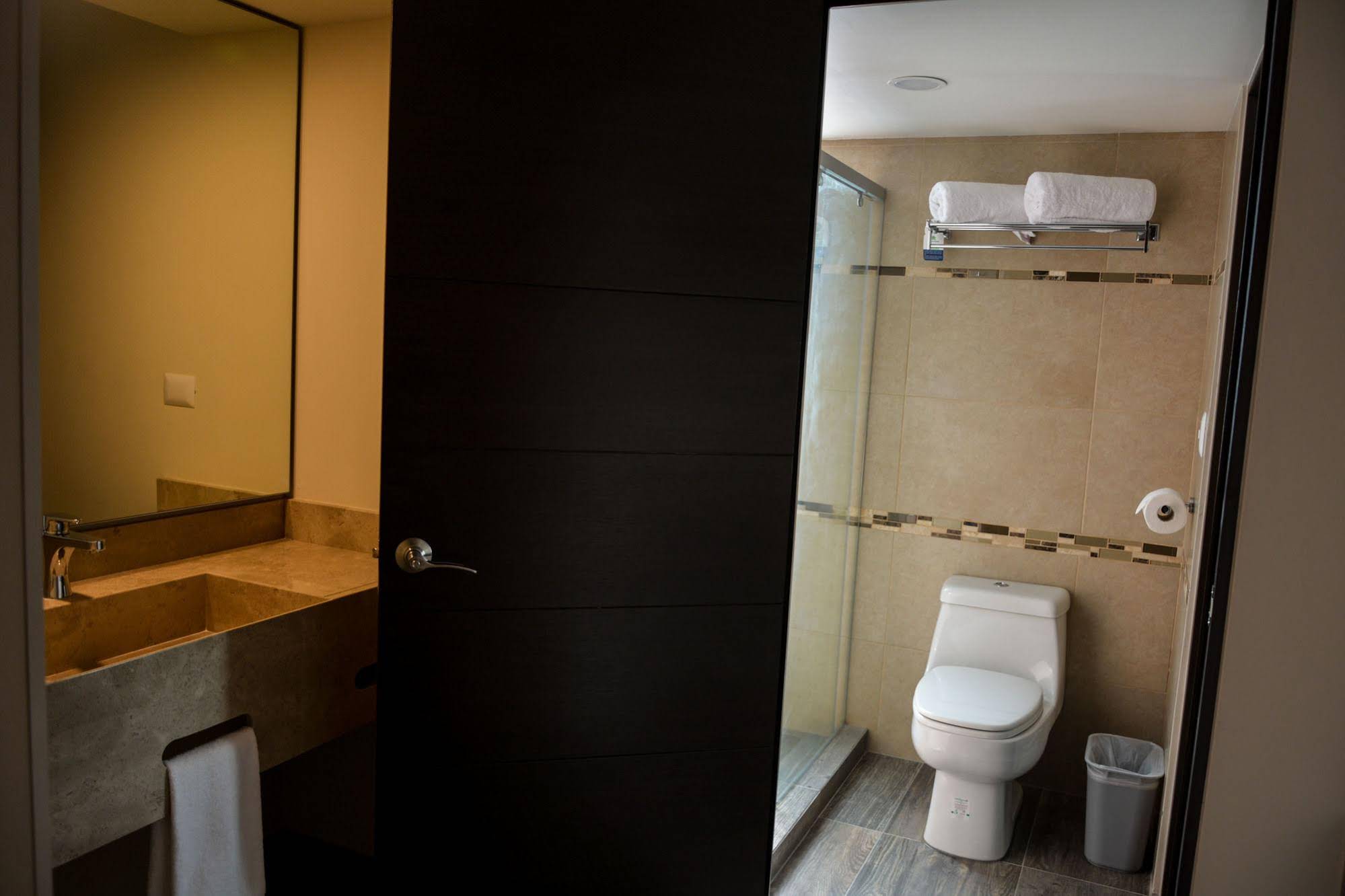 Kasa Hotel & Suites
