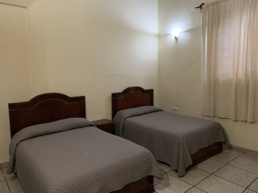 Hotel Real De Cortes