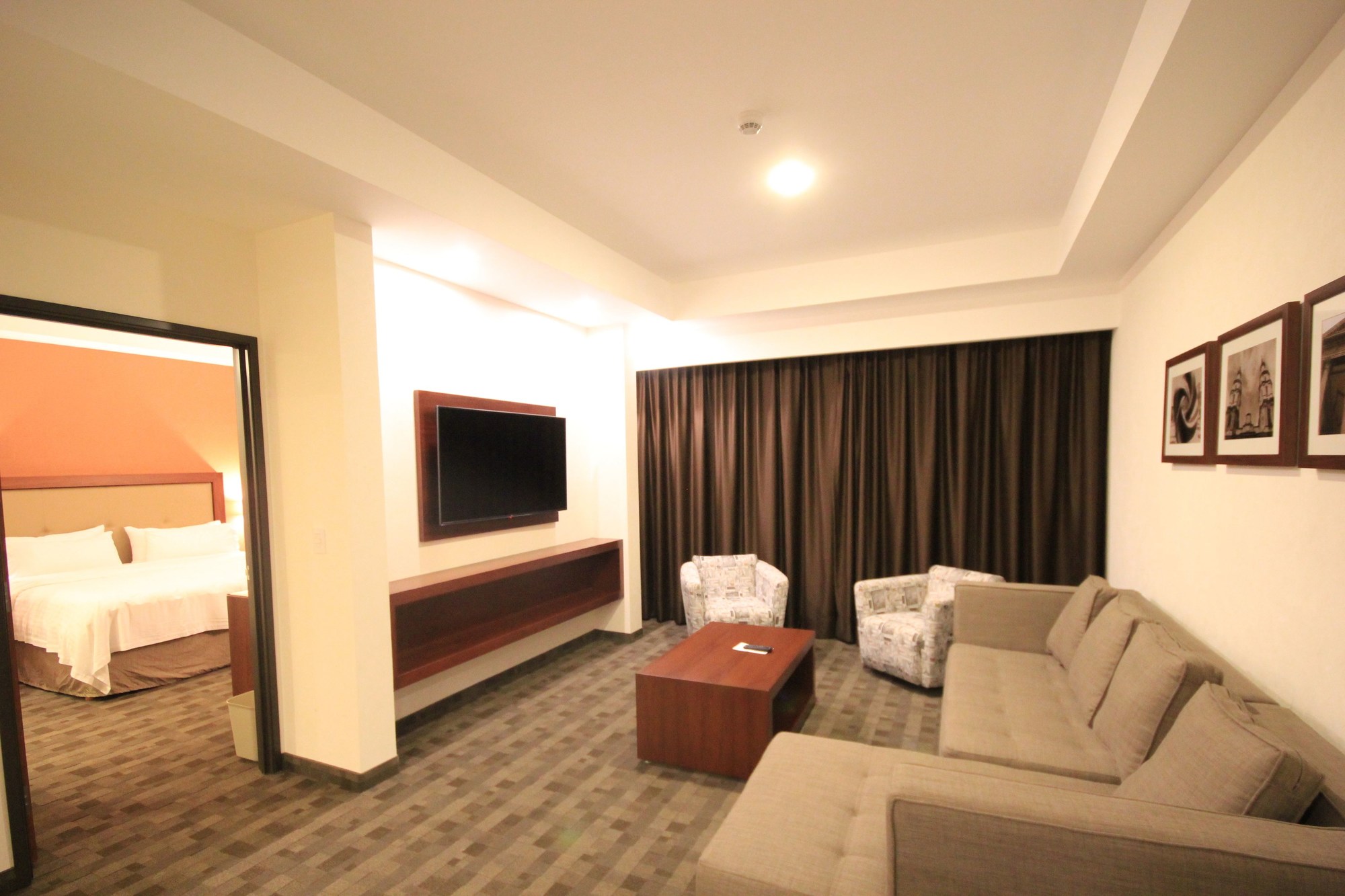 Holiday Inn & Suites Leon Plaza Mayor