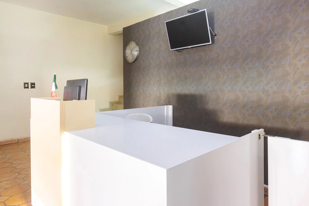 Hotel Avis