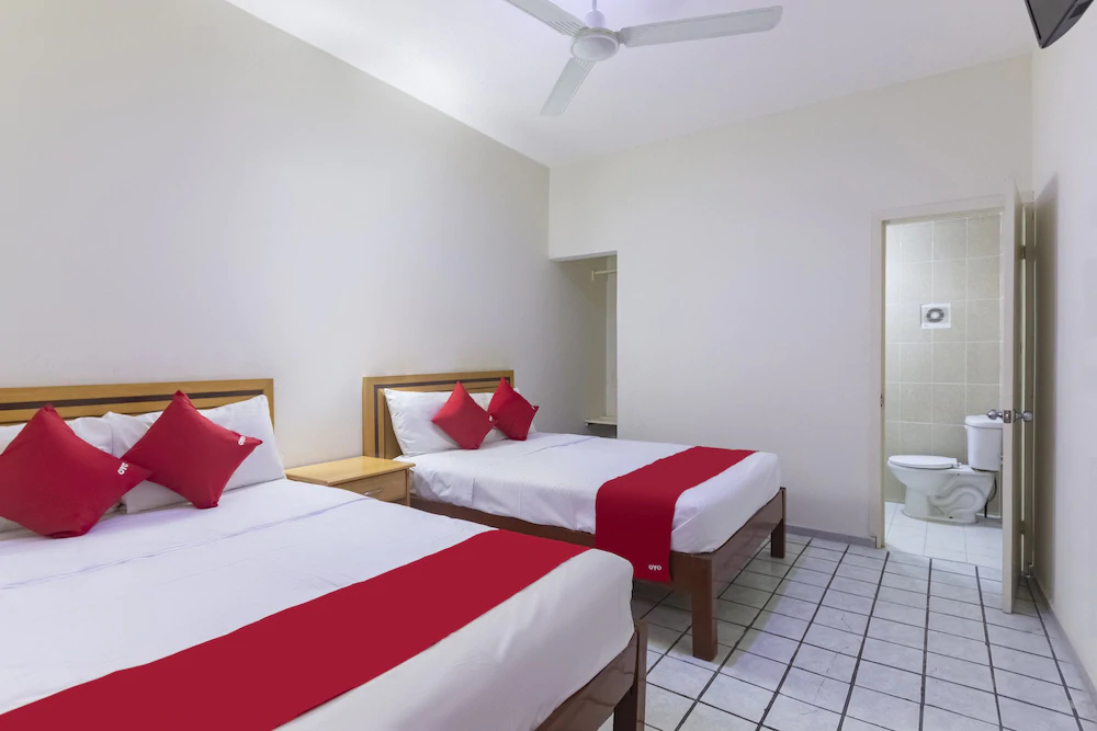 Hotel Avis