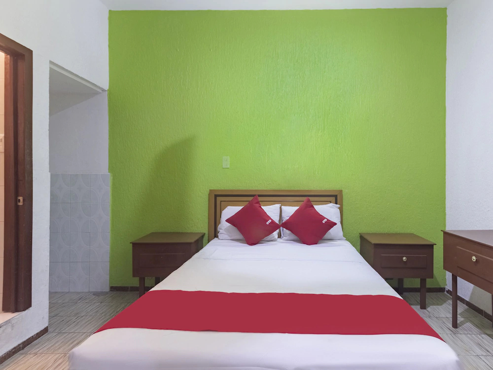 Hotel Avis