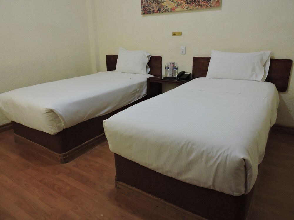 Hotel Capri de Leon