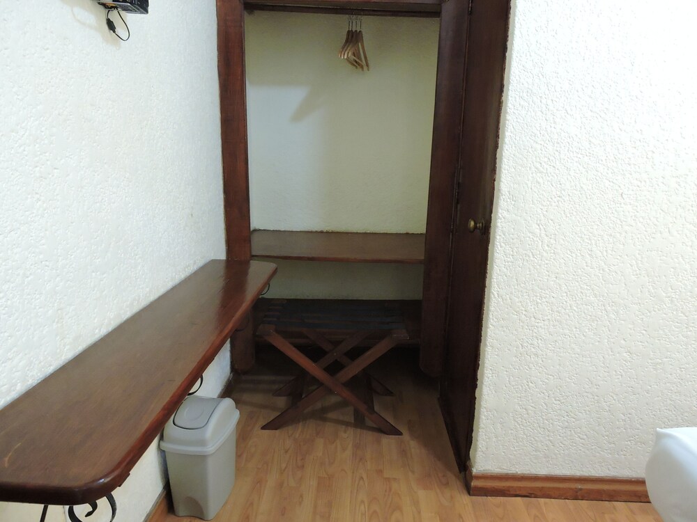 Hotel Capri de Leon