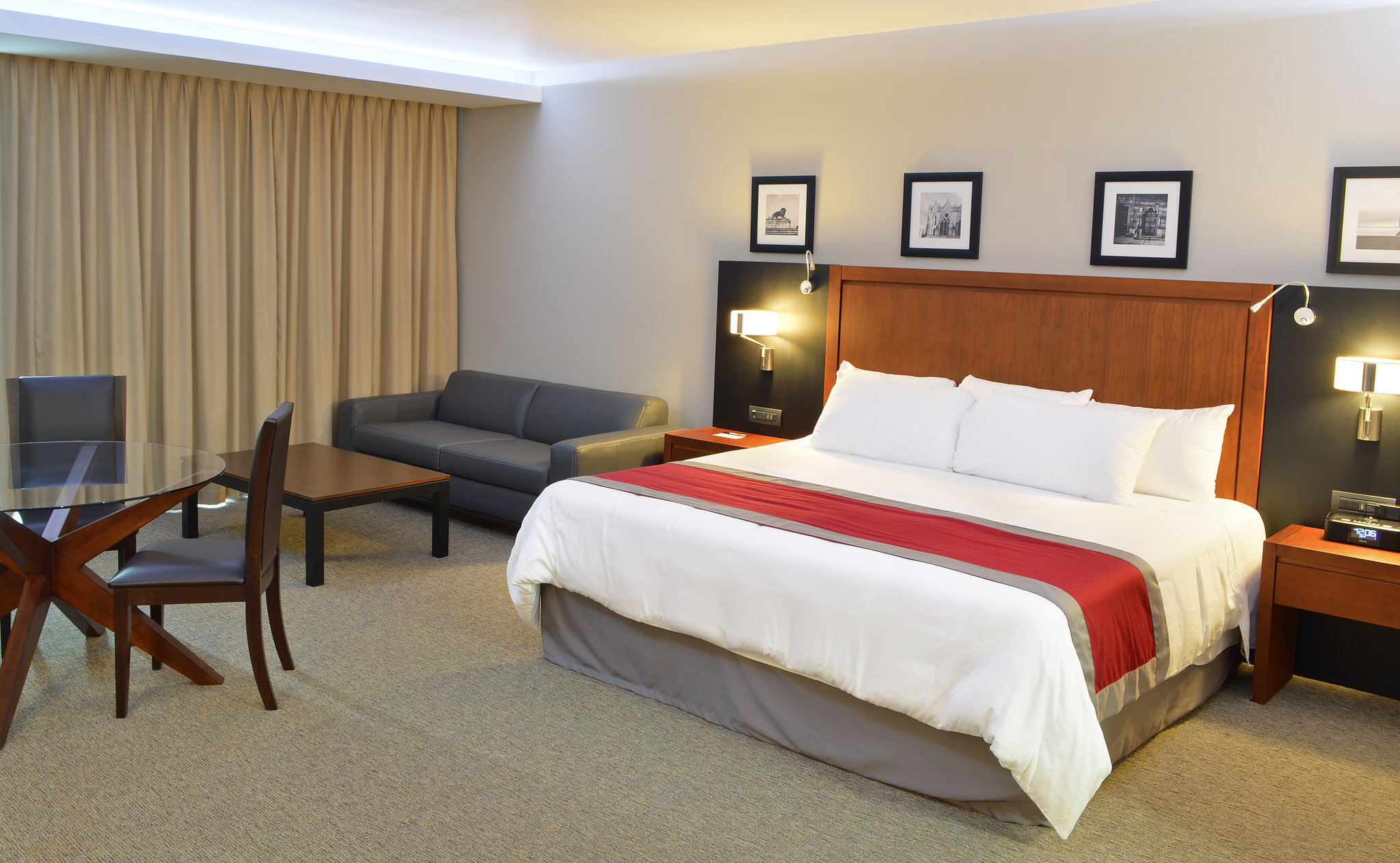 Radisson Poliforum Plaza