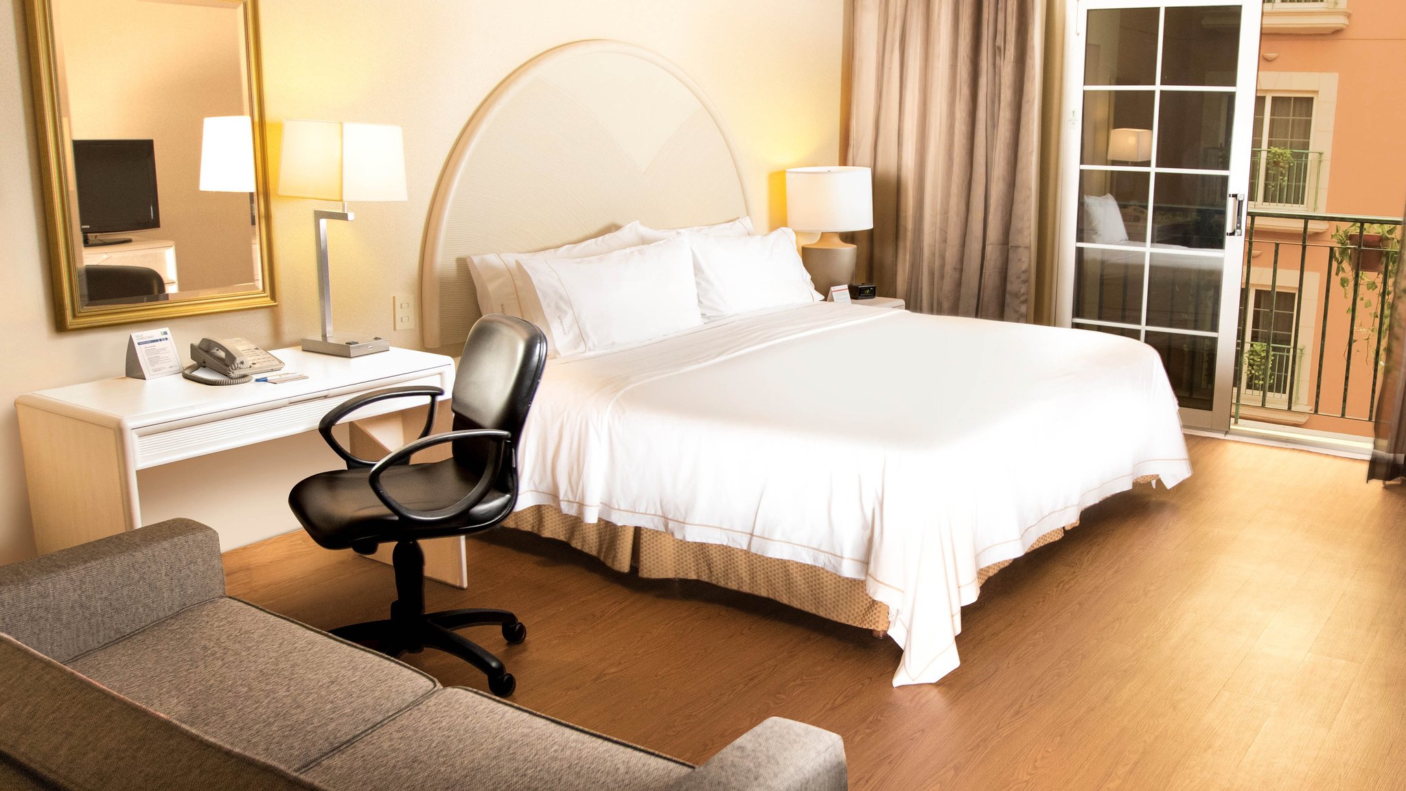 Holiday Inn Express Galleria San Jeronimo