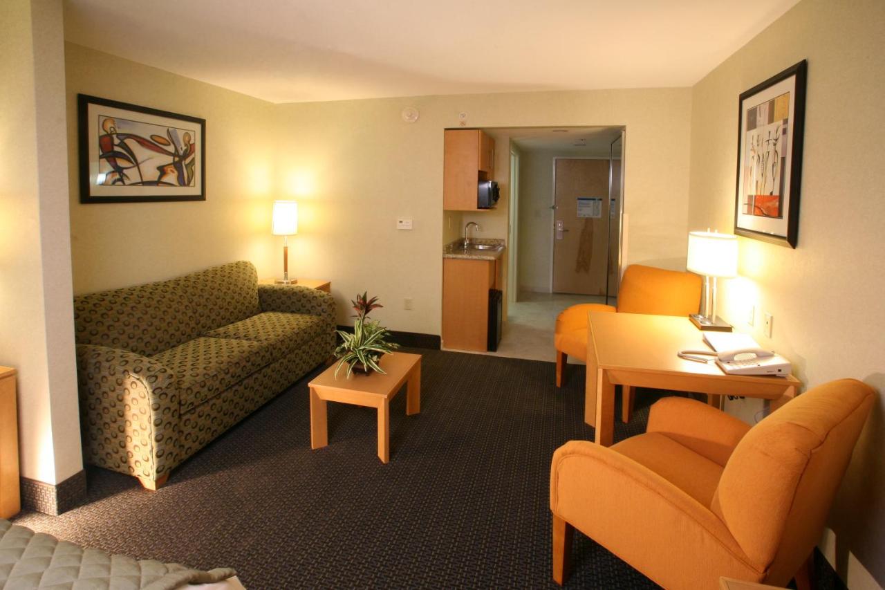 Holiday Inn Express Hotel & Suites Monterrey Aeropuerto