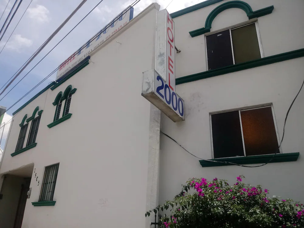Hotel 2000