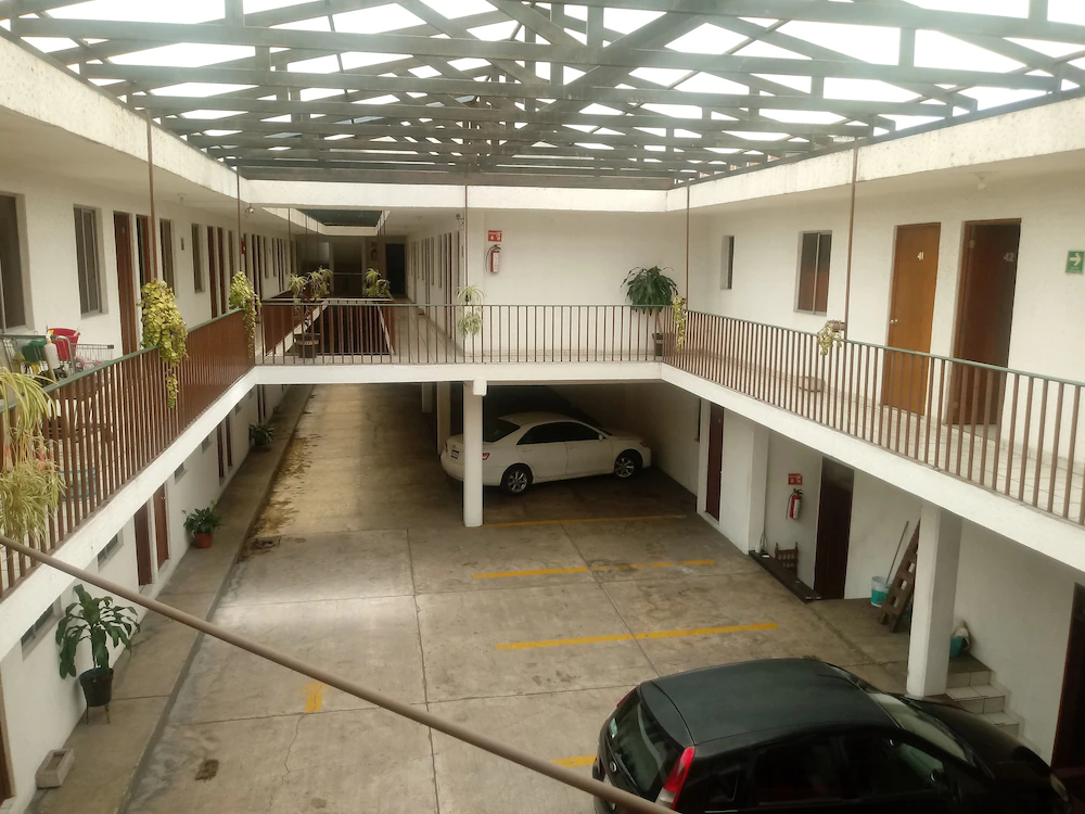 Hotel 2000