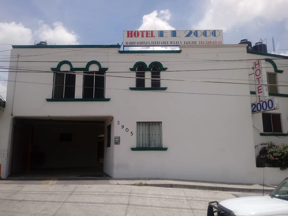 Hotel 2000