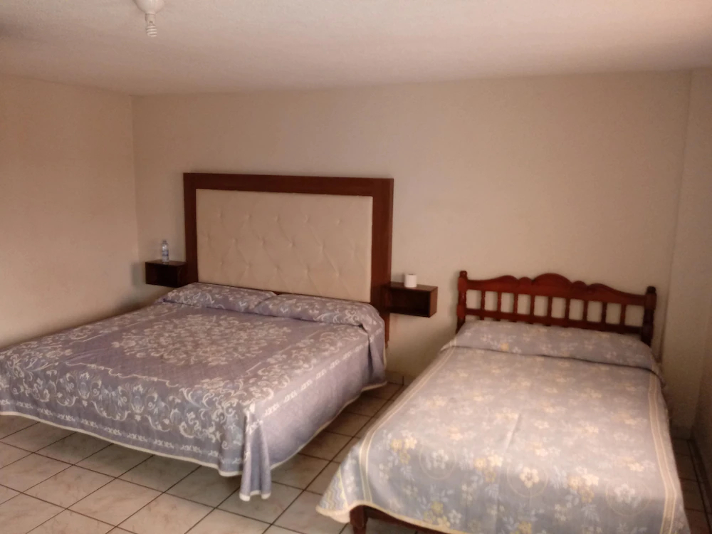 Hotel 2000