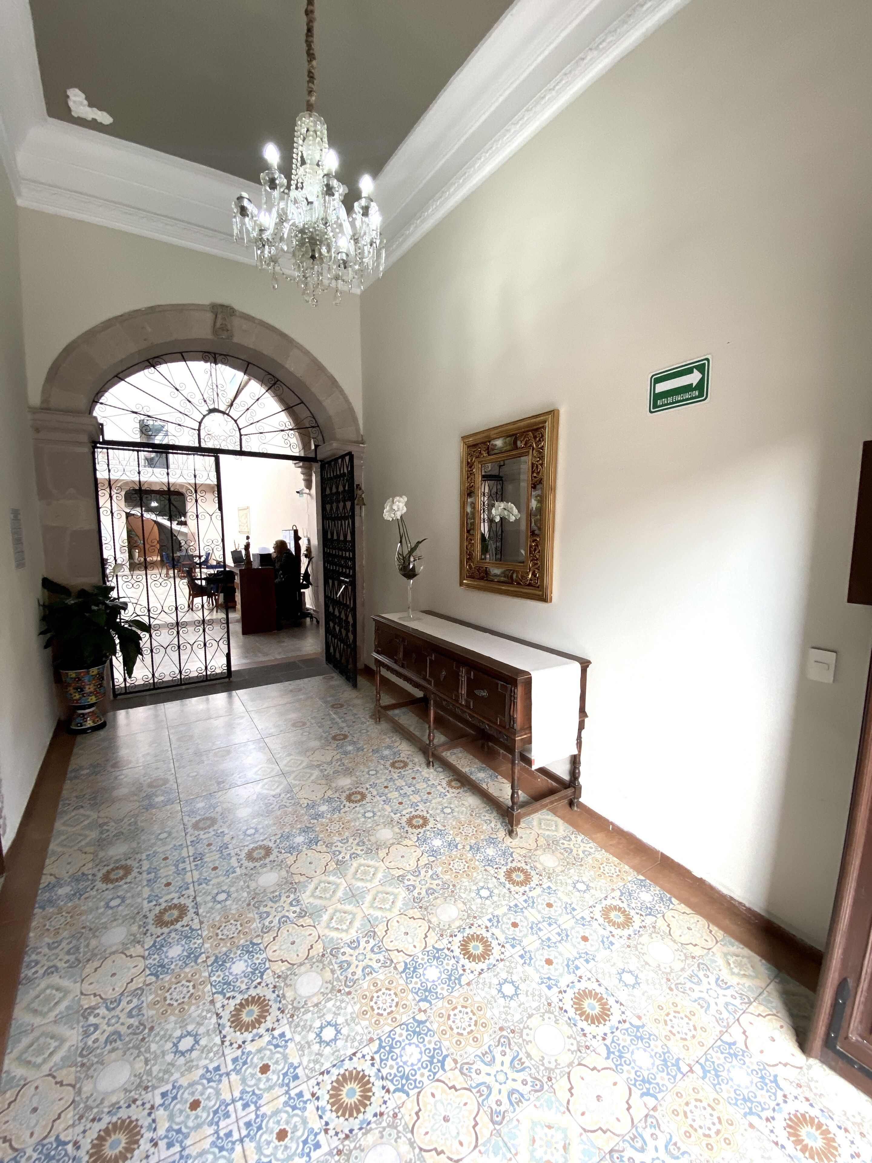 Hotel Cantera Real