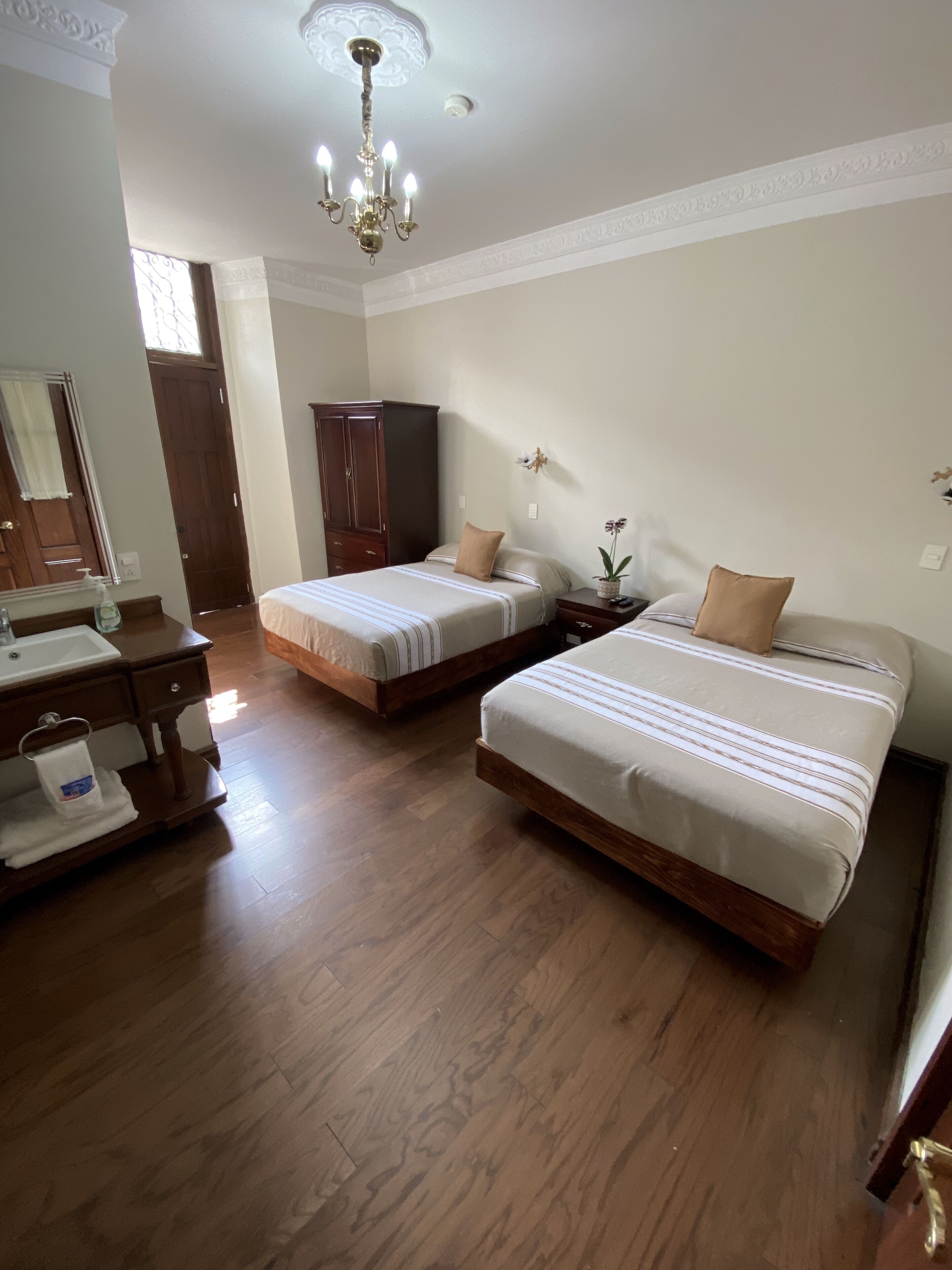 Hotel Cantera Real
